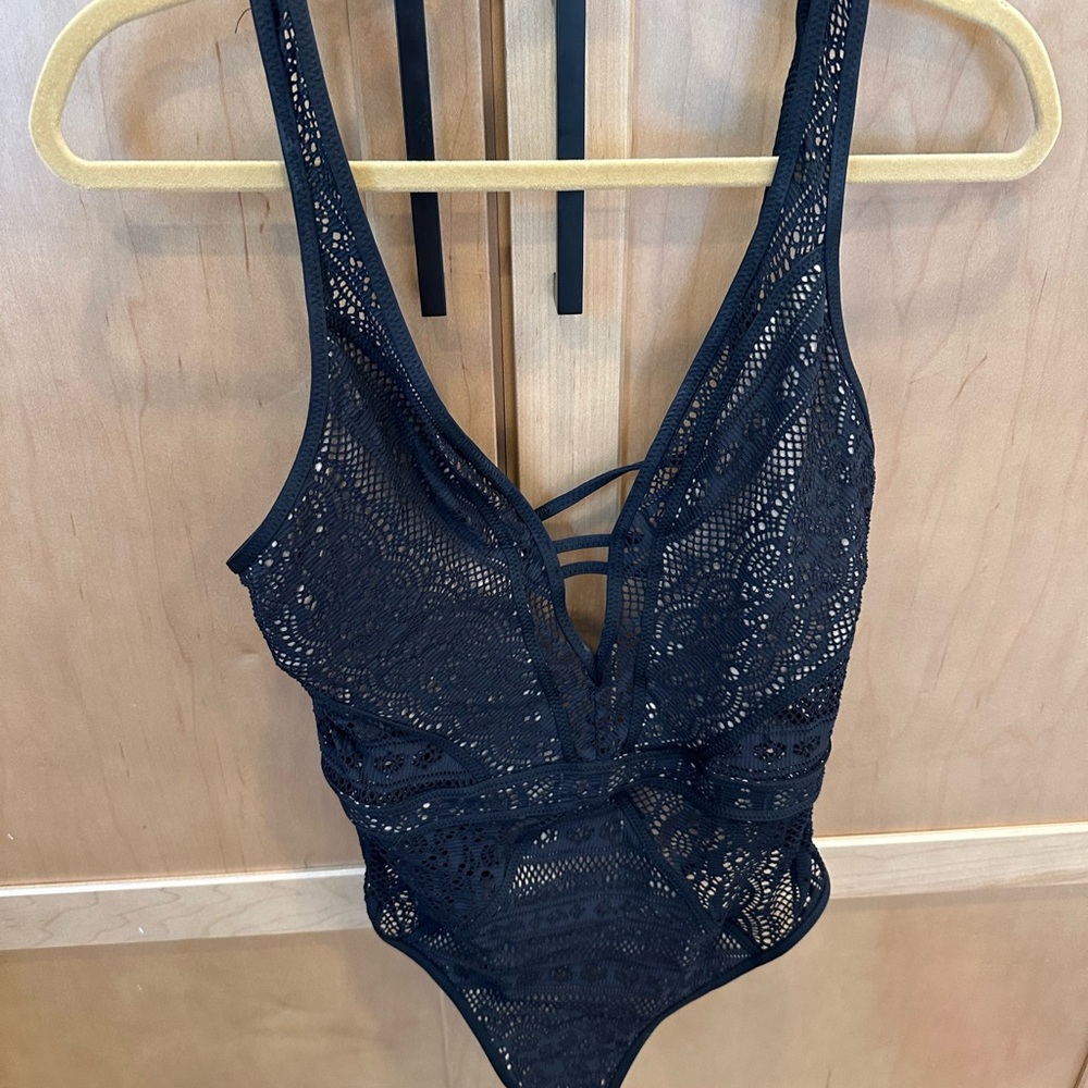 Lace/crochet one piece beautiful Becca swim - Picture 2 of 4